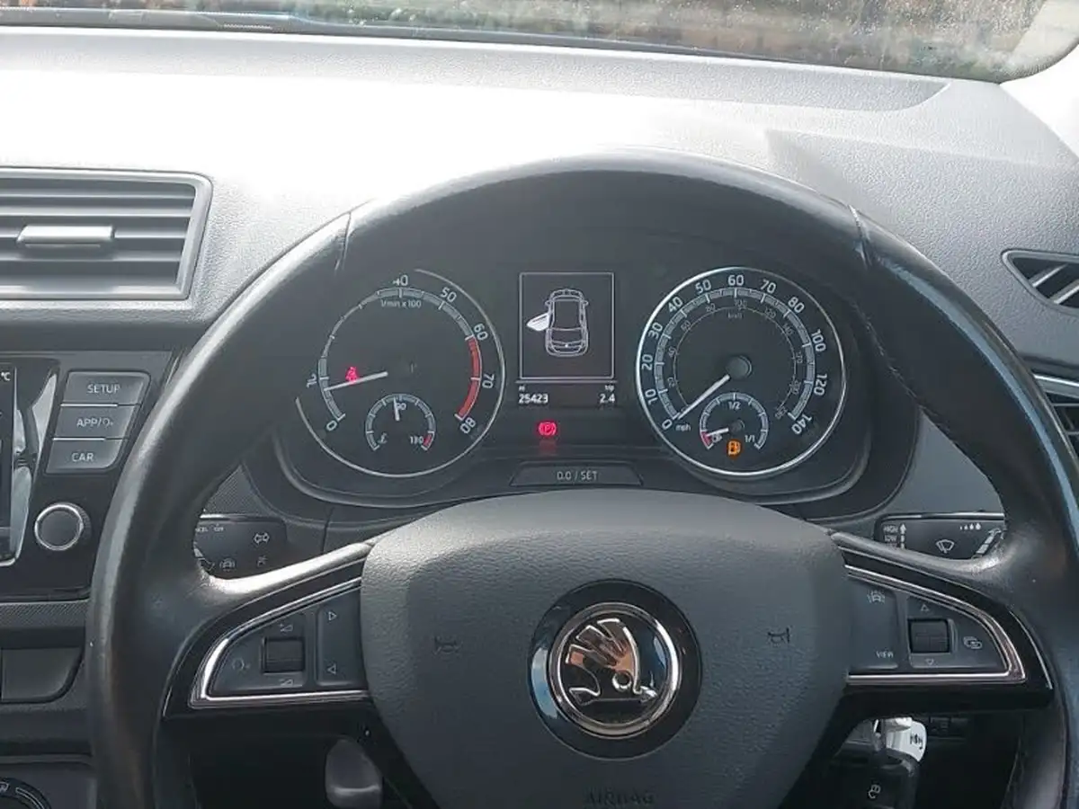 2020-skoda-fabia-10-mpi-colour-edition-60ps-big-9