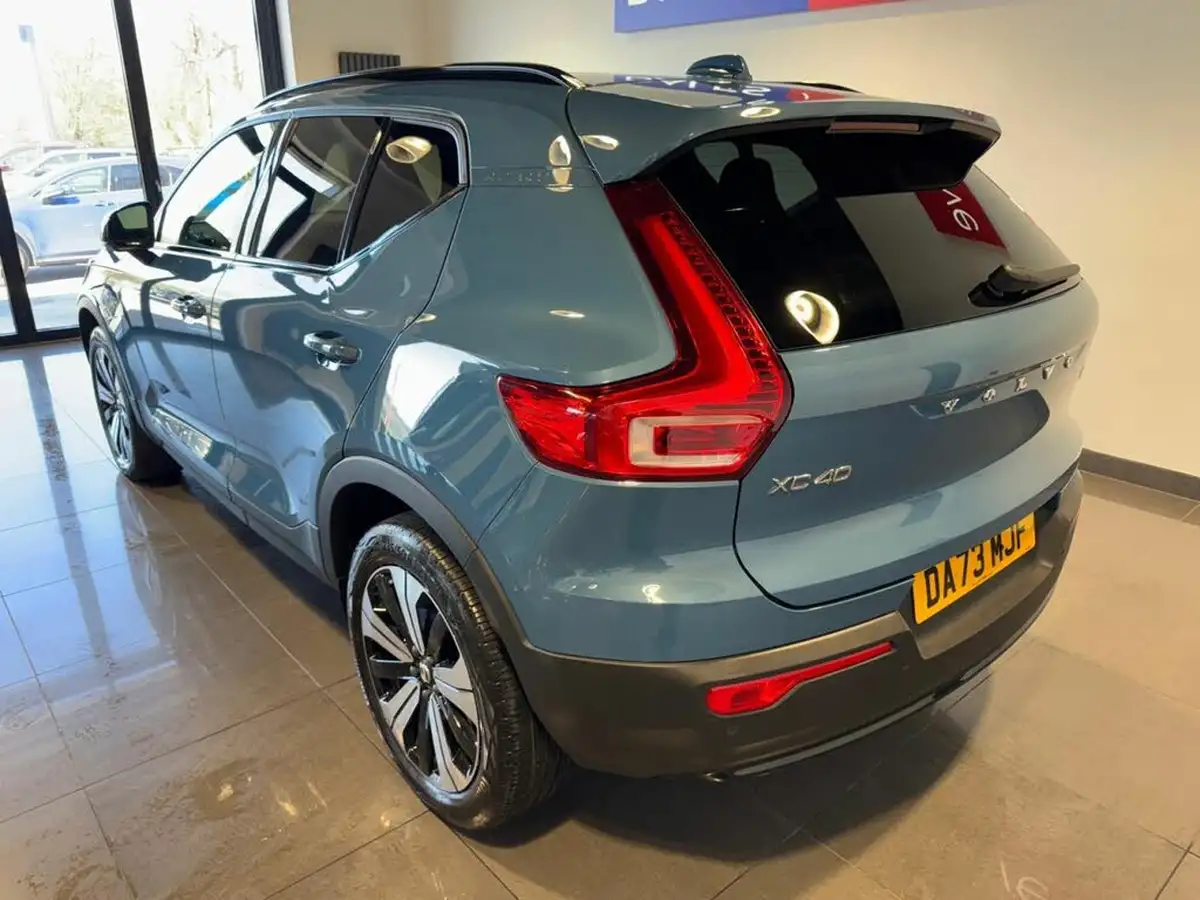 2023-volvo-xc40-15-t5-ultimate-dark-big-9