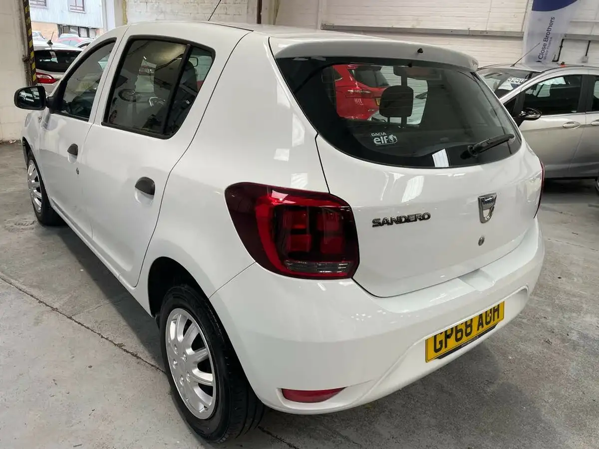 2019-dacia-sandero-10-sce-essential-big-2
