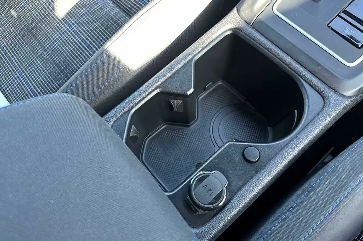 2021-volkswagen-golf-14-tsi-gte-big-23