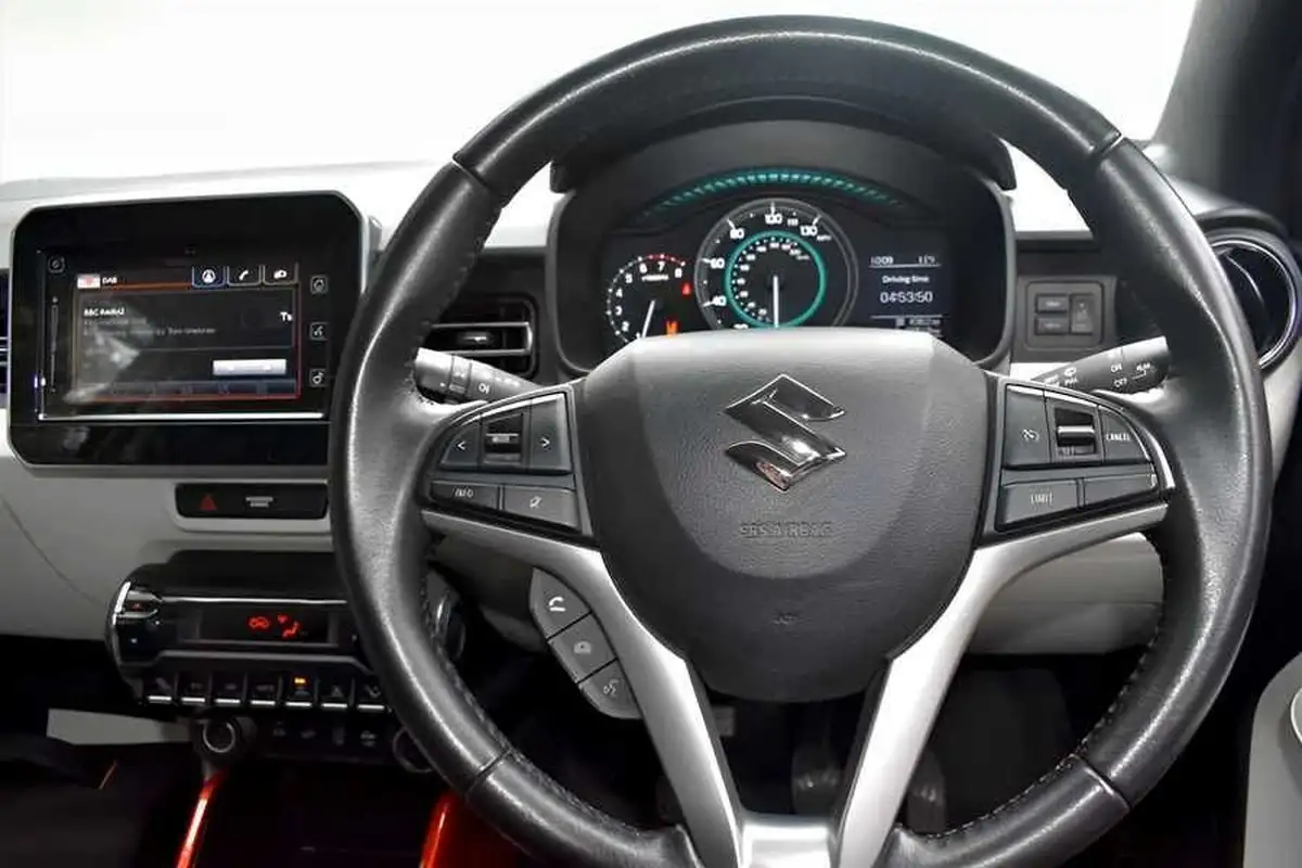 2017-suzuki-ignis-12-dualjet-sz5-4x4-shvs-big-12