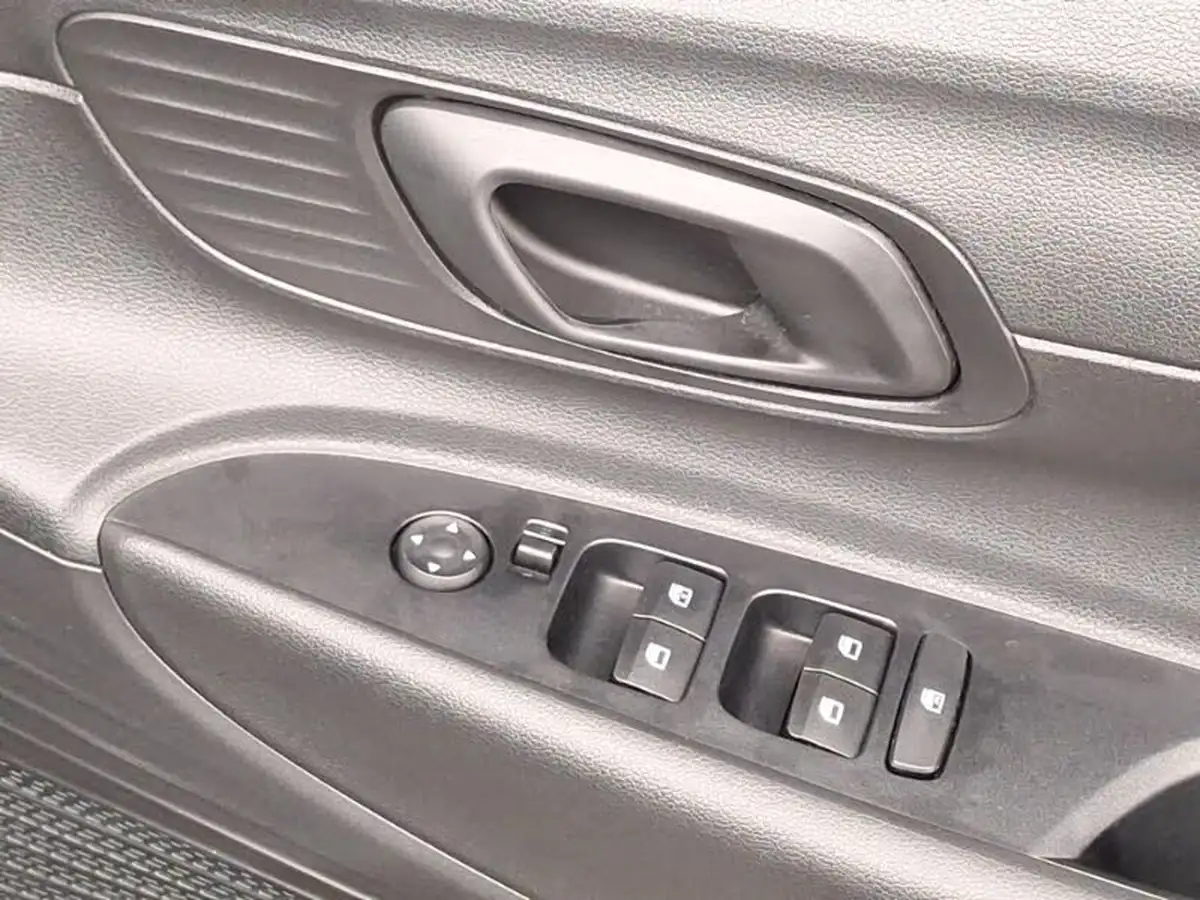 2022-hyundai-i20-10-t-gdi-se-connect-eclutch-imt-big-13