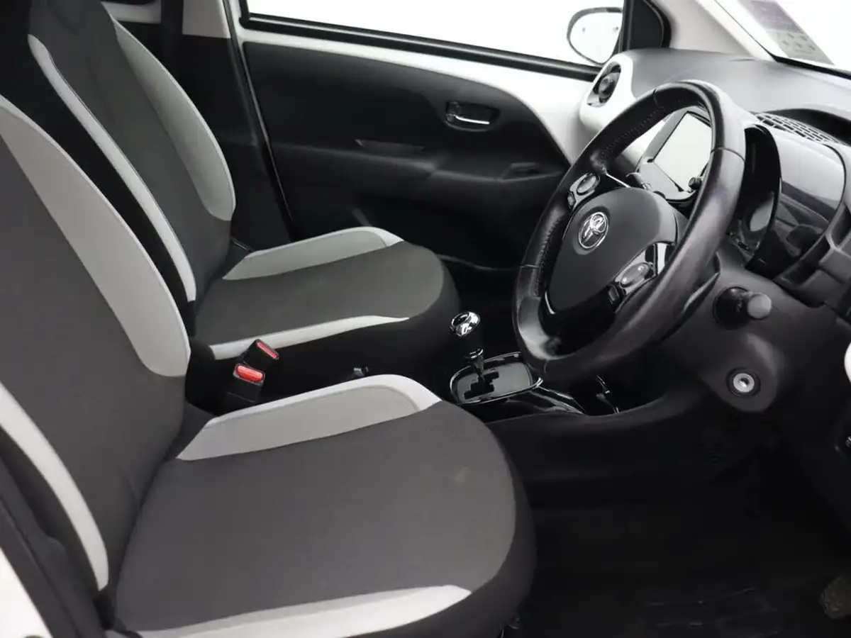 2017-toyota-aygo-10-vvt-i-x-press-71bhp-x-shift-big-20