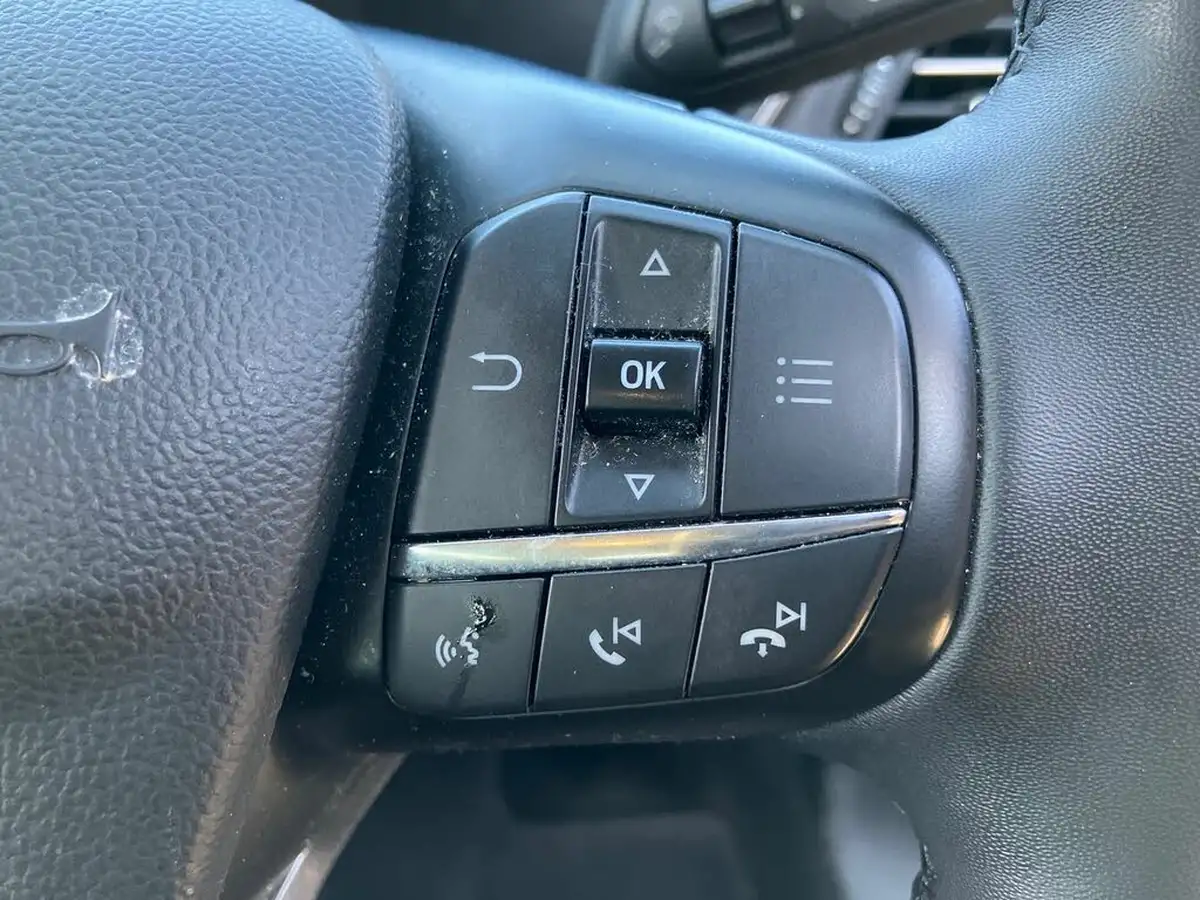 2020-ford-focus-10t-titanium-estate-auto-big-33
