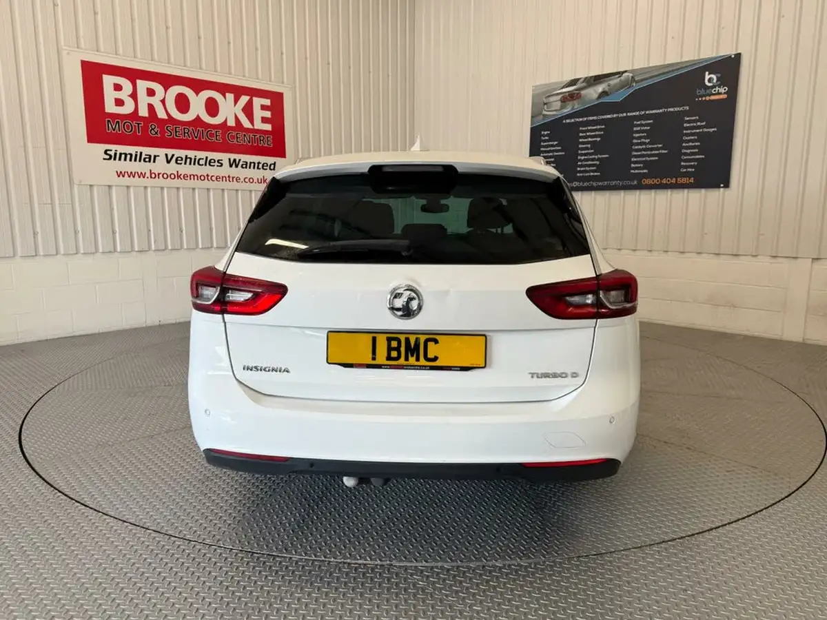 2018-vauxhall-insignia-sports-tourer-16td-sri-nav-136ps-ecotec-big-7