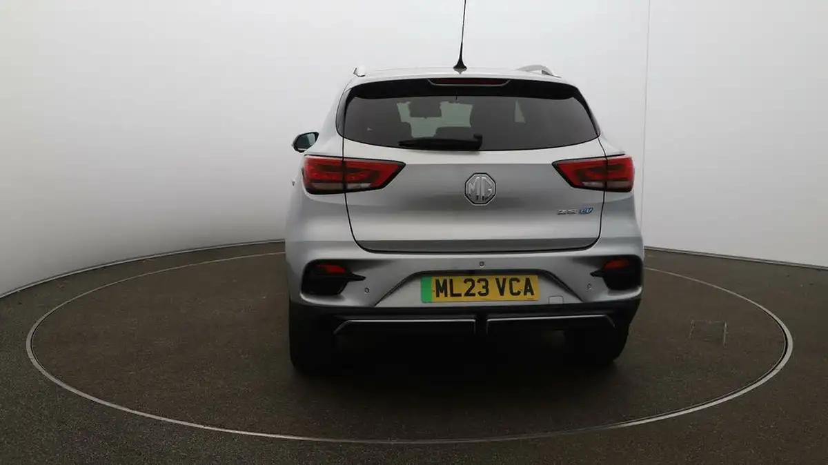 2023-mg-zs-suv-e-trophy-ev-156ps-long-range-big-58