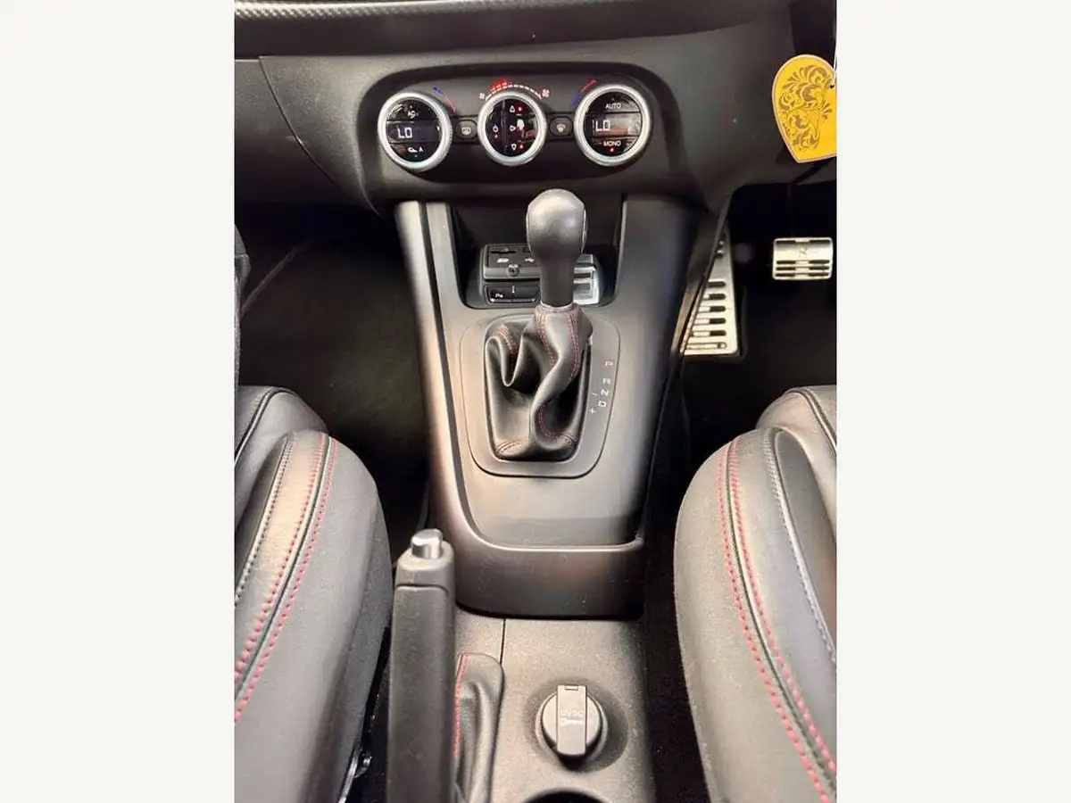 2016-alfa-romeo-giulietta-17-veloce-big-9