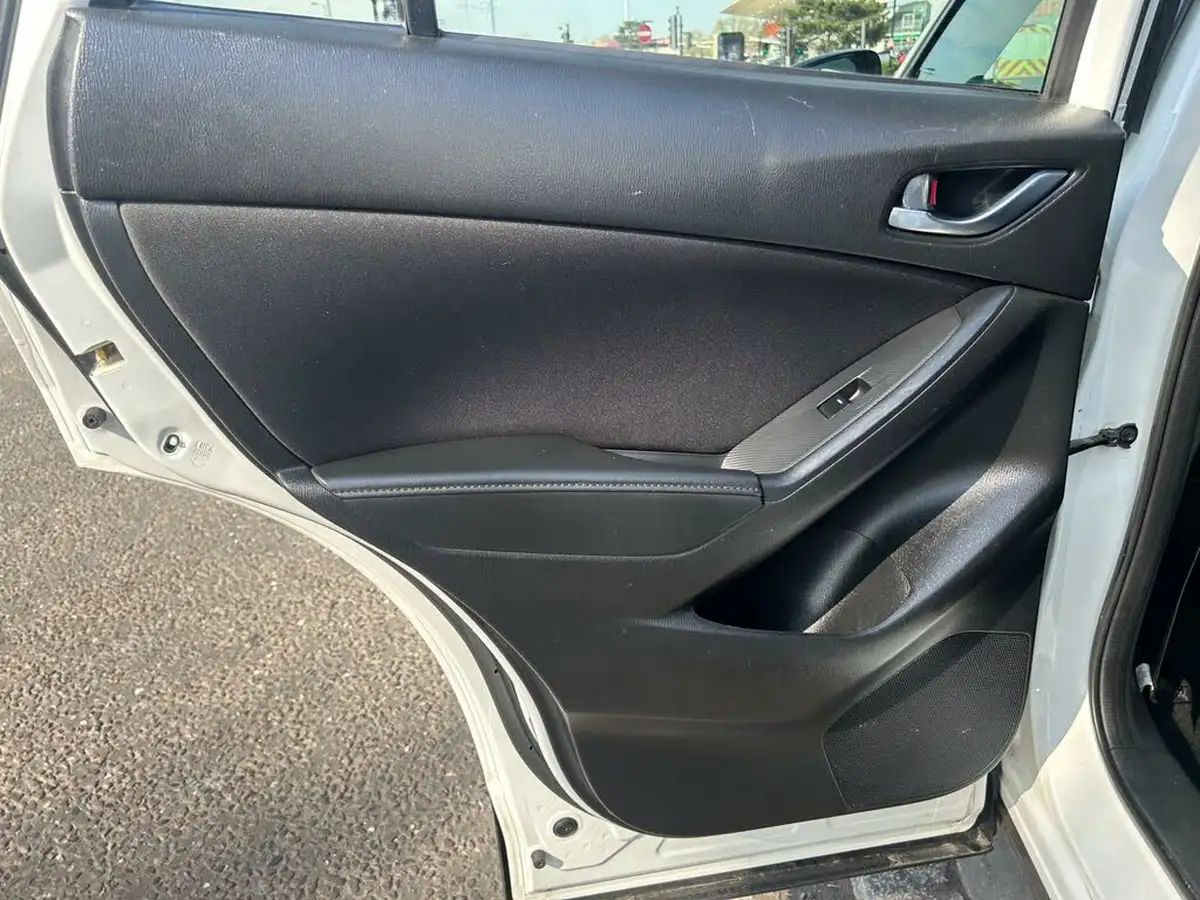 2016-mazda-cx-5-20-se-l-nav-big-76
