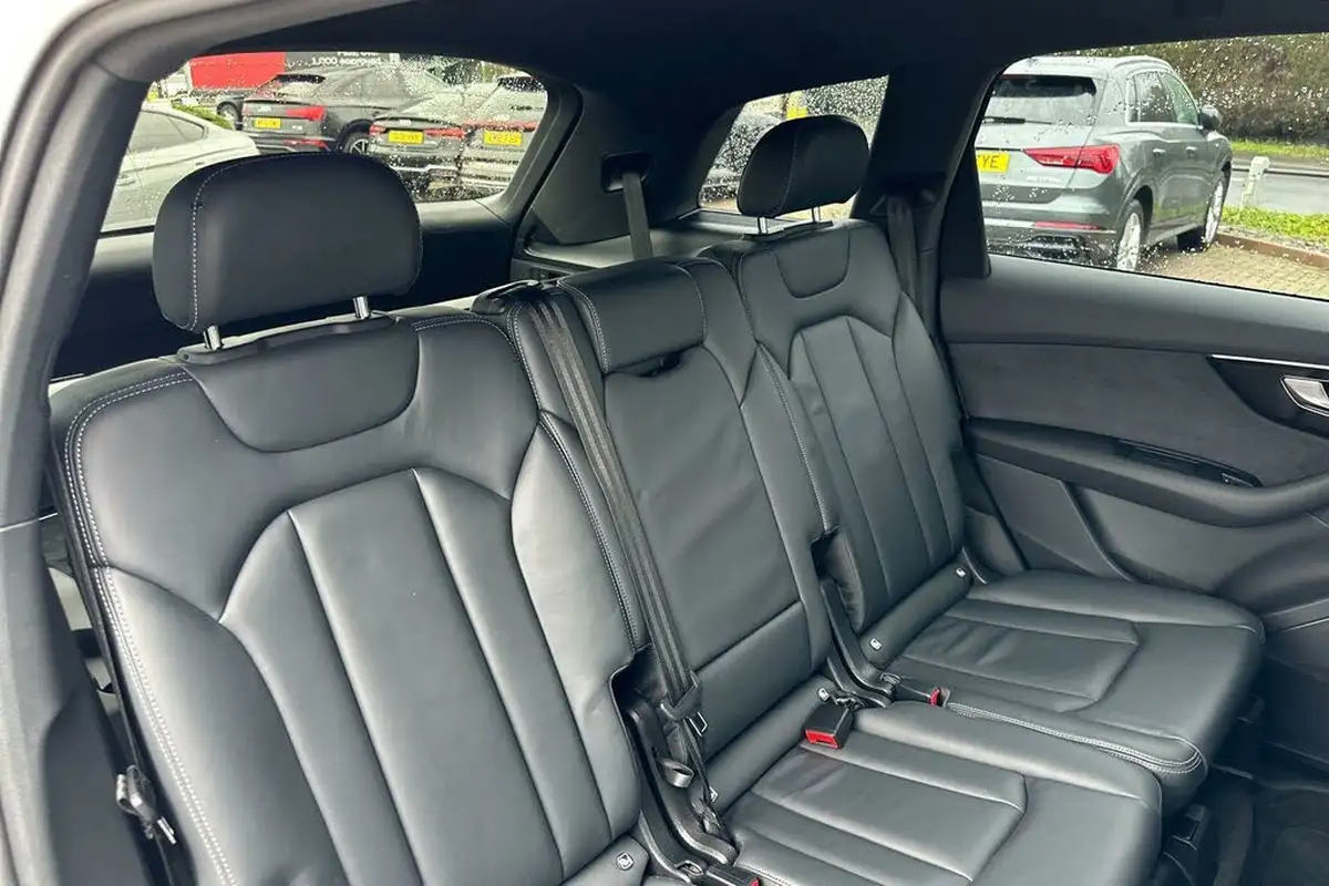 2022-audi-q7-30-55-tfsi-black-edition-big-26
