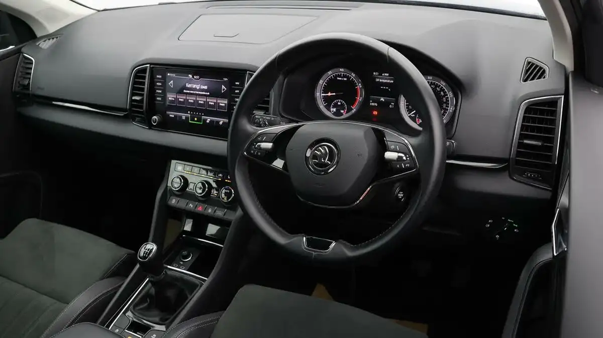 2022-skoda-karoq-15-tsi-se-l-big-8