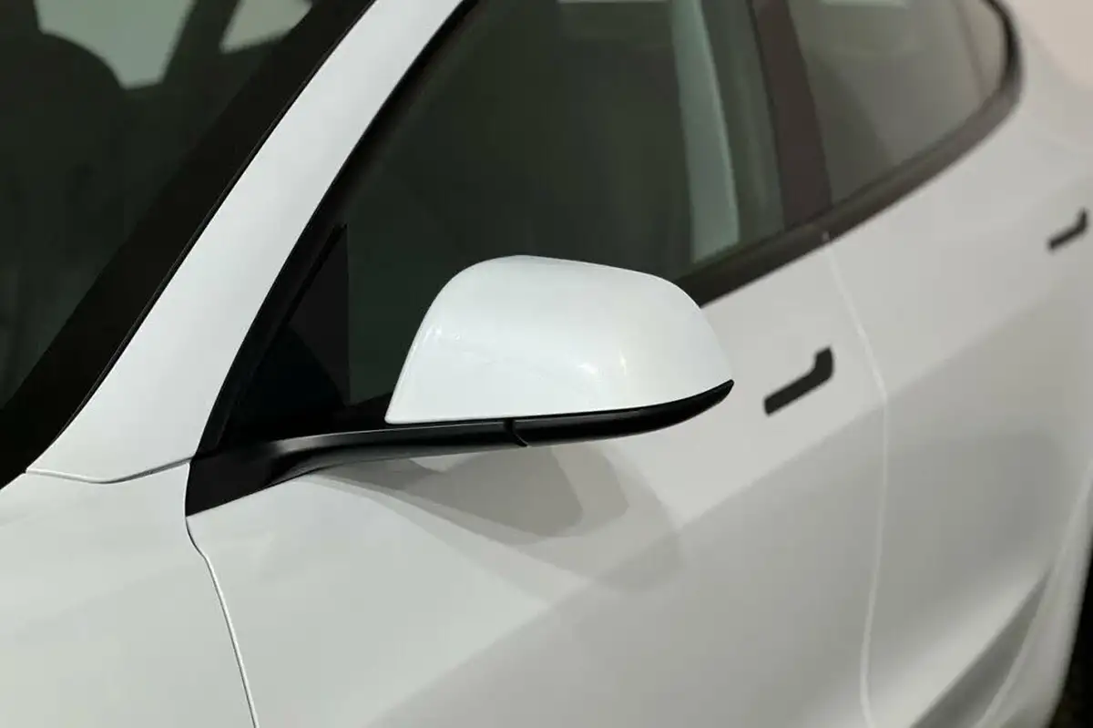 2022-tesla-model-3-e-long-range-big-16