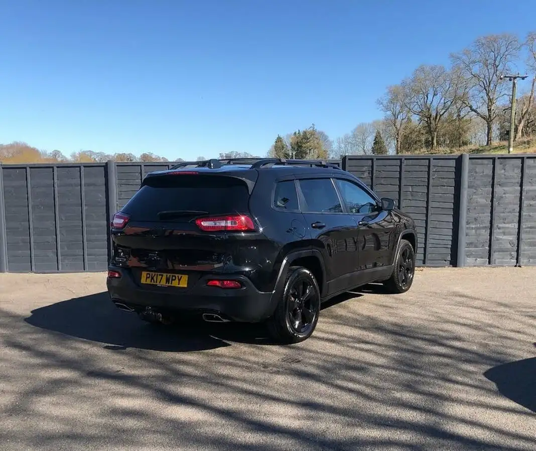 2017-jeep-cherokee-22multijet-ii-night-eagle-big-5