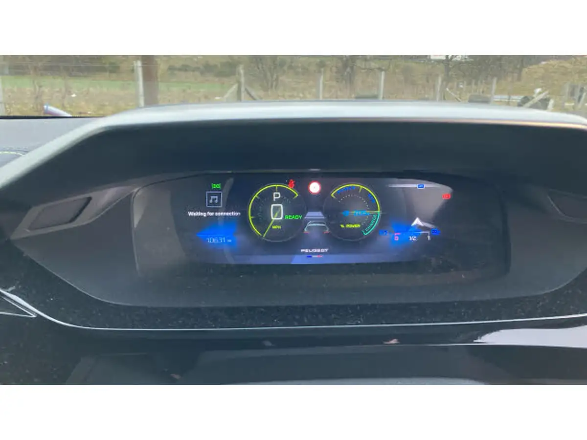 2024-peugeot-308-e-gt-big-17