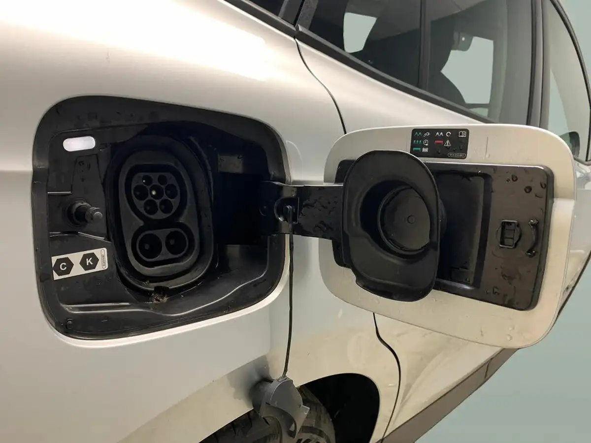 2022-skoda-enyaq-e-60-big-35