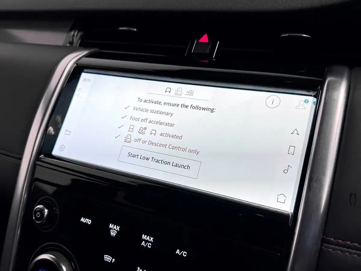 2022-land-rover-discovery-sport-15-p300e-r-dynamic-hse-big-62