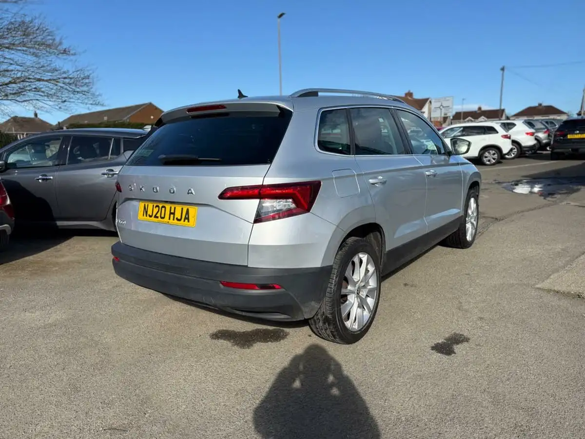 2020-skoda-karoq-10-tsi-se-l-115ps-big-8