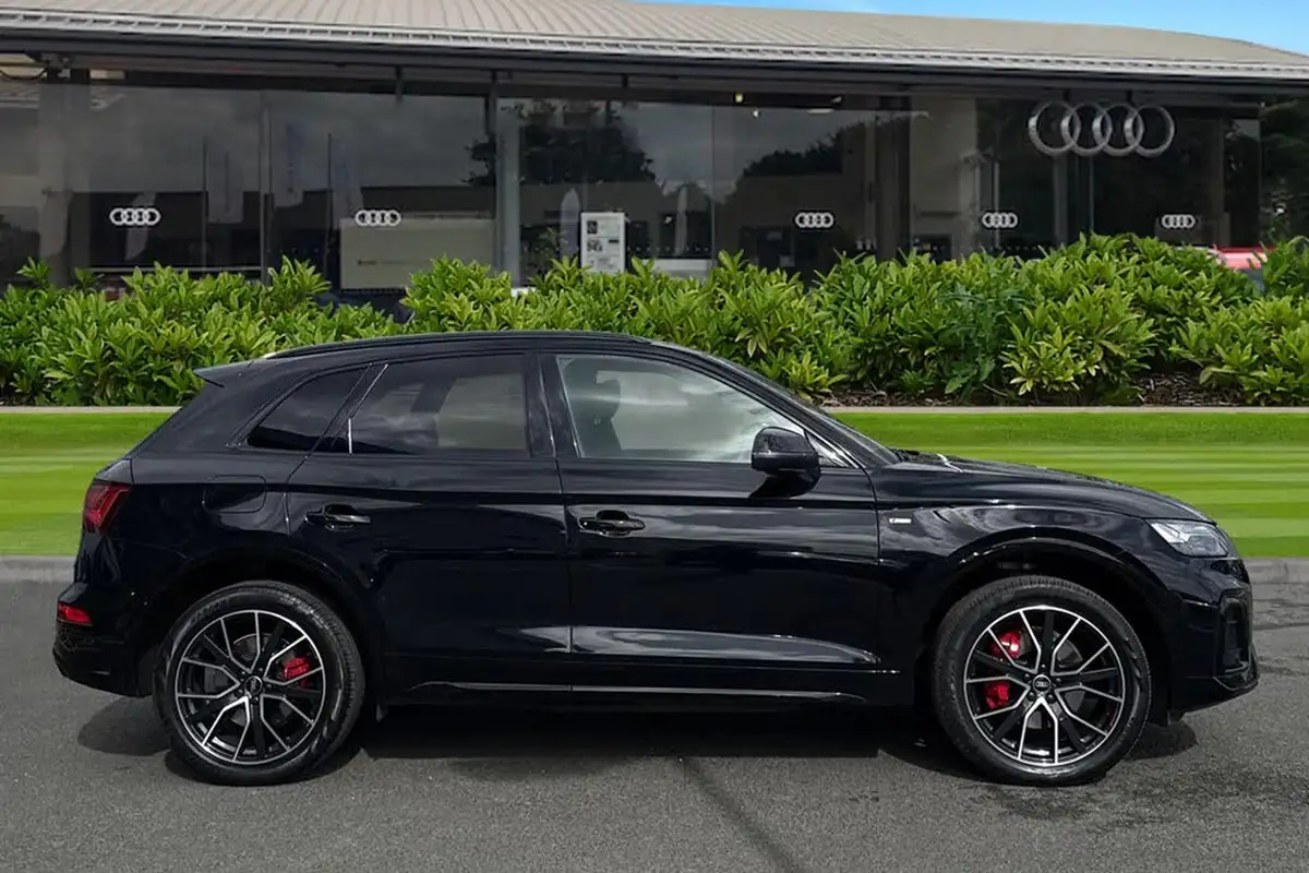 2022-audi-q5-20-45-tfsi-edition-1-sportback-big-2