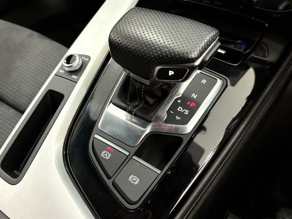 2022-audi-a4-avant-20-35-tdi-s-line-big-32