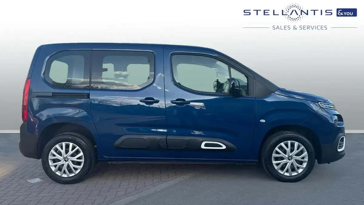 2024-citroen-berlingo-15-bluehdi-feel-m-size-ss-100pseu6d-big-1