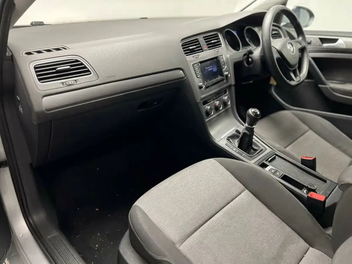 2013-volkswagen-golf-12-s-85ps-ss-hatchback-5d-big-10