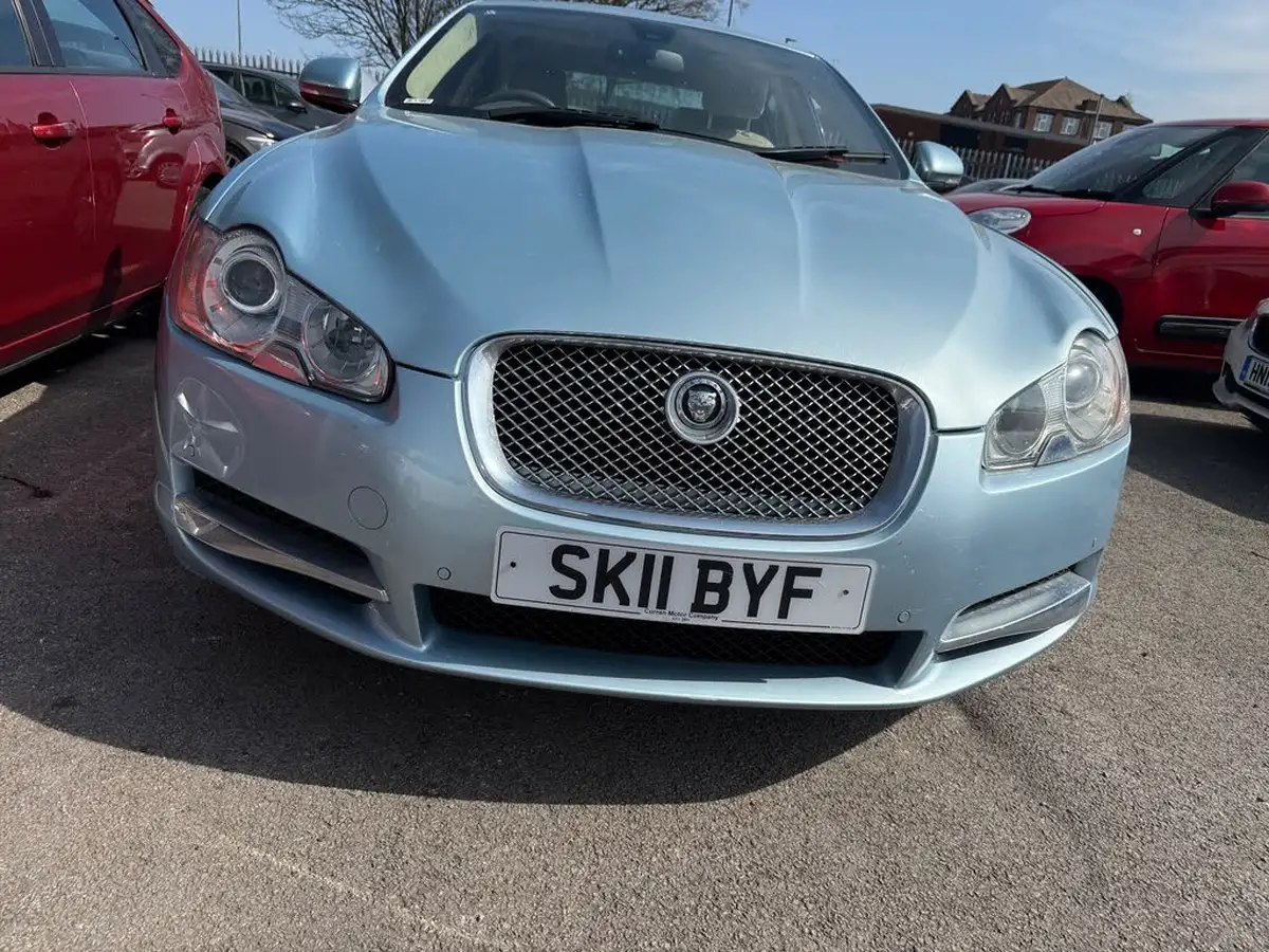 2011-jaguar-xf-30td-portfolio-237bhp-big-18