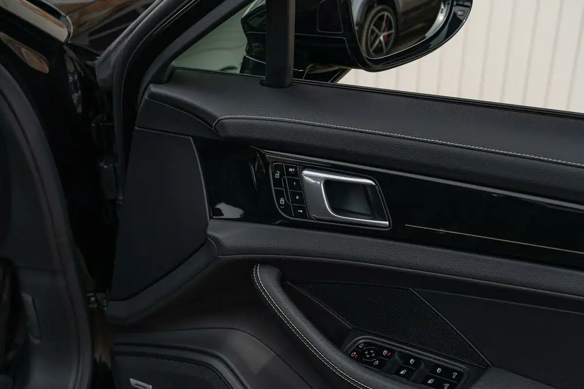 2020-porsche-panamera-30-4-10-years-edition-sport-turismo-big-46