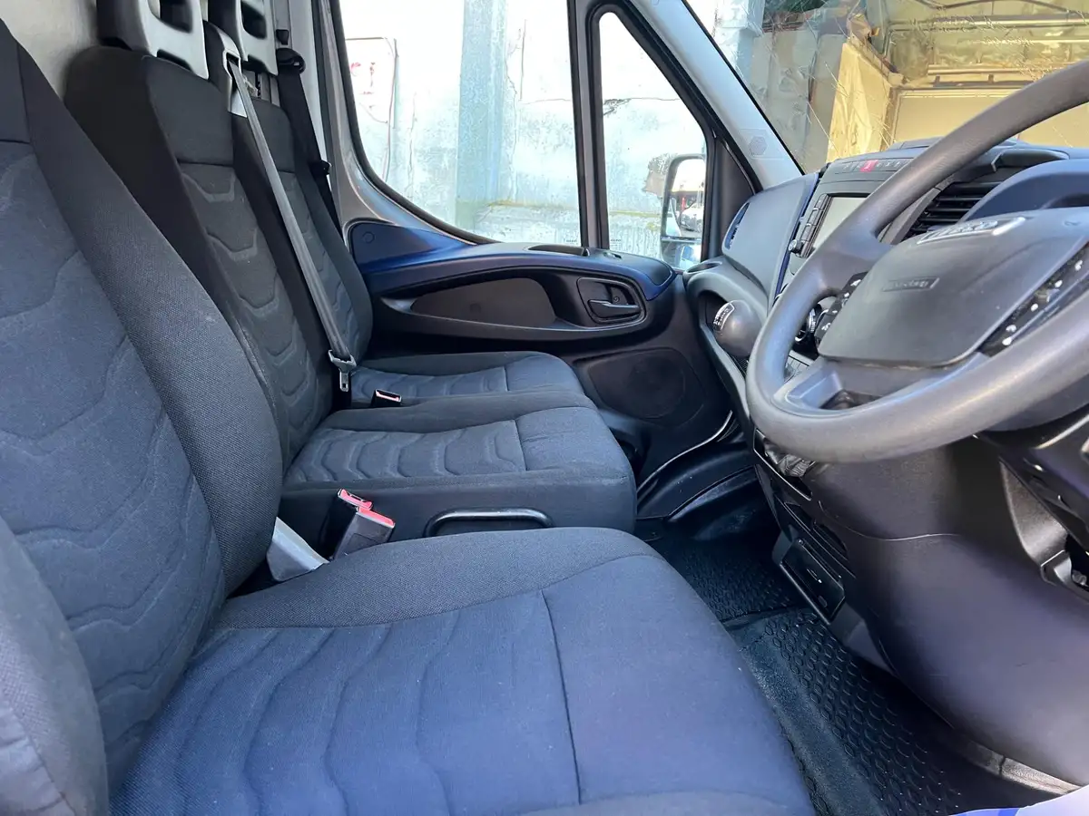 2017-iveco-daily-s-class-23td-35s16v-3520-h2-business-3520-big-4