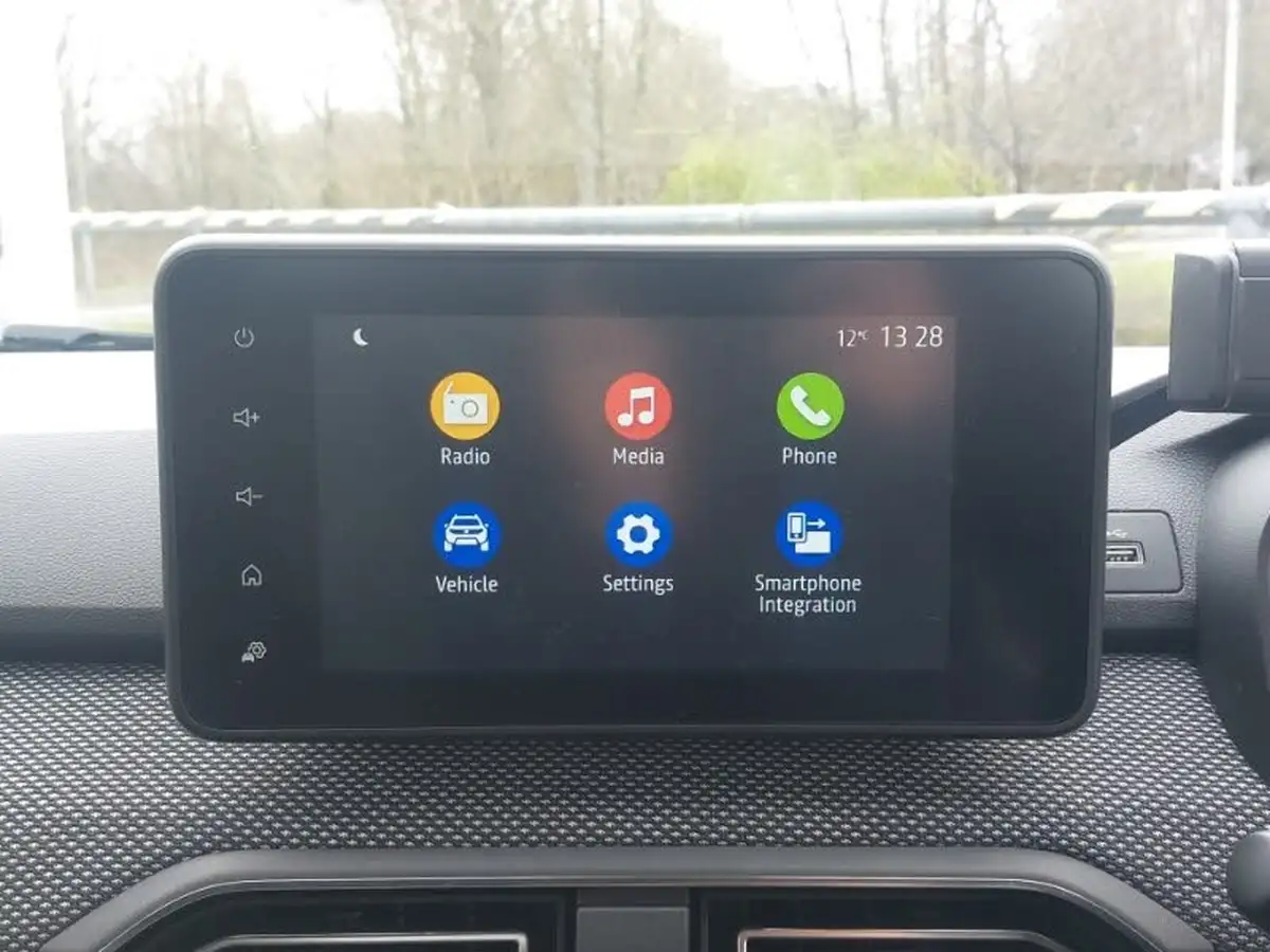 2022-dacia-sandero-10-tce-comfort-90bhp-big-10
