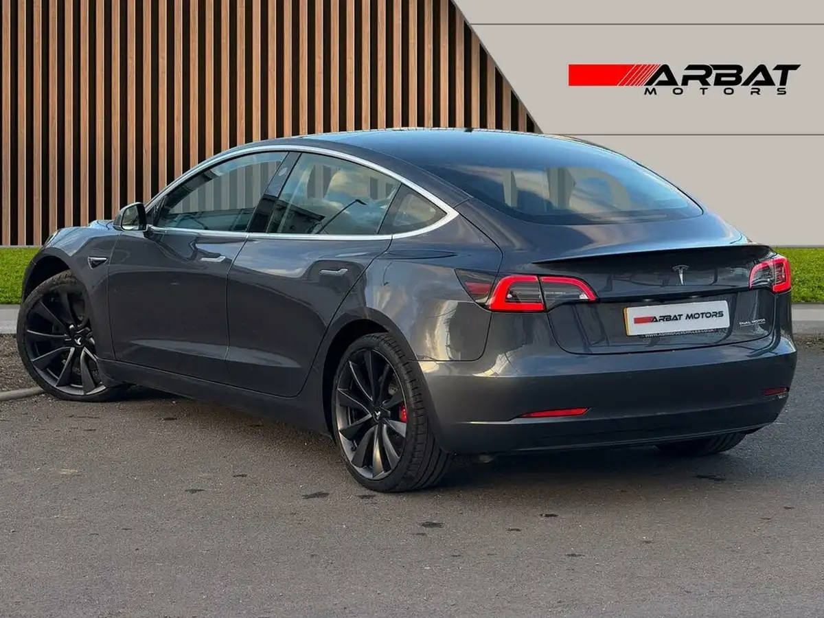 2020-tesla-model-3-e-performance-big-5