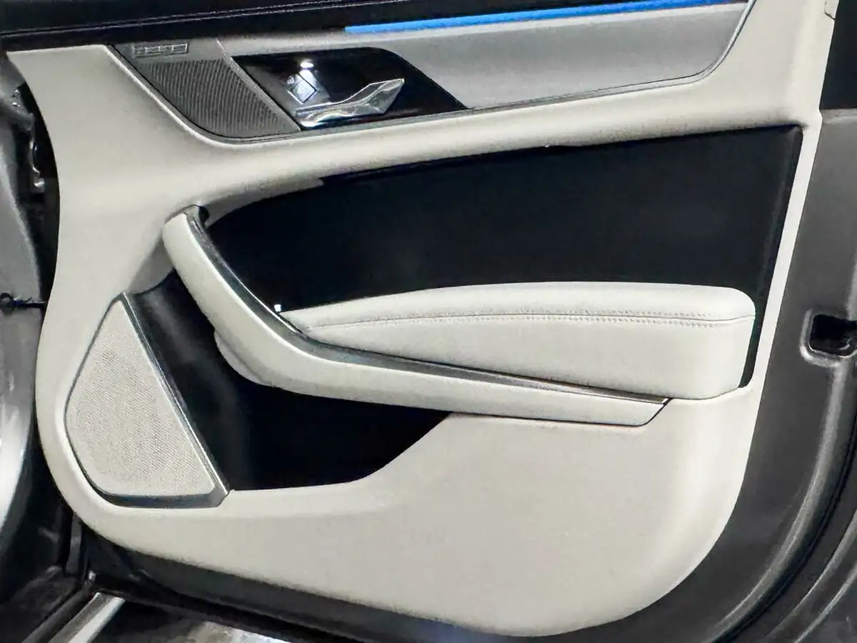 2022-jaguar-xf-20-d200-r-dynamic-se-rwd-saloon-4d-big-20