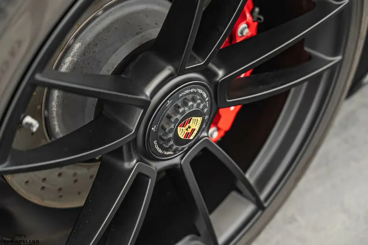 2022-porsche-911-30-targa-4-gts-pdk-big-16