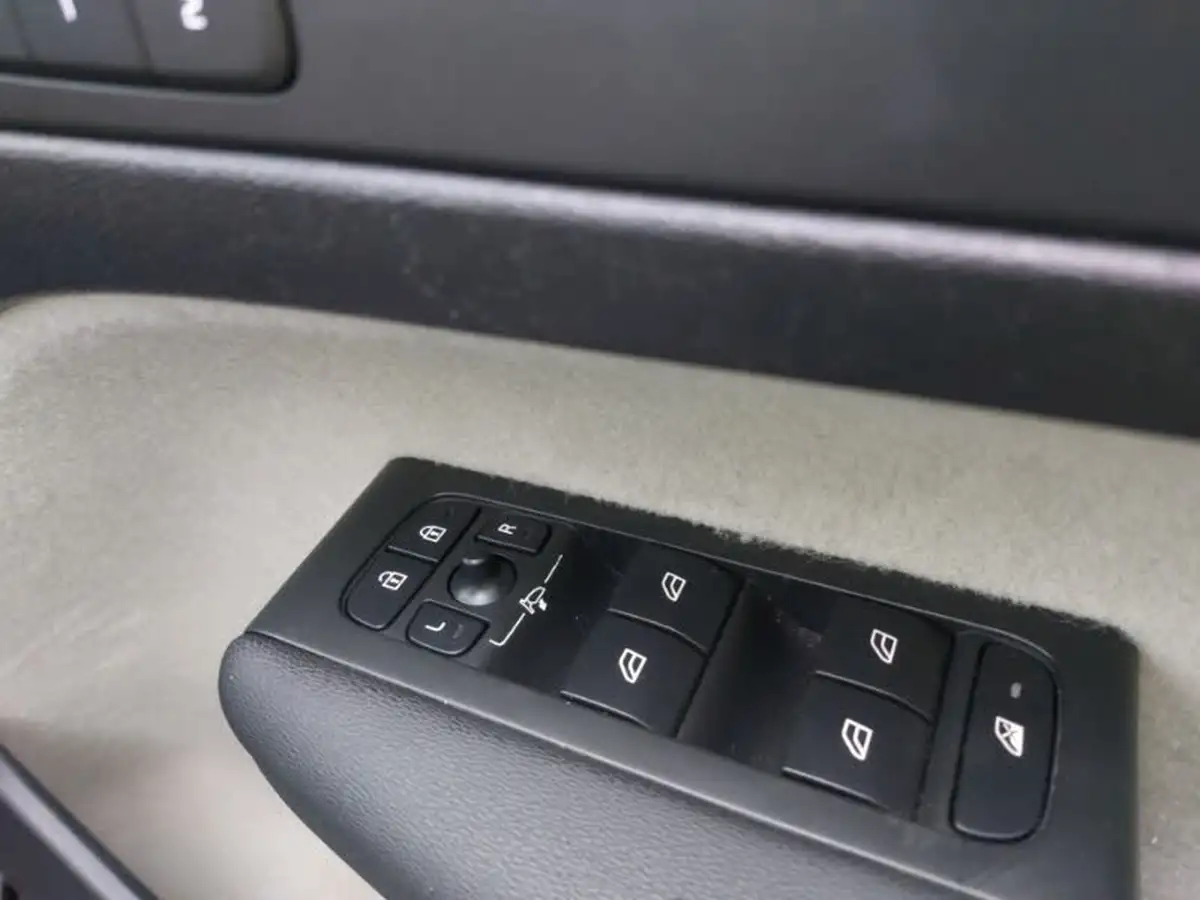 2020-volvo-xc40-15-t3-inscription-big-13