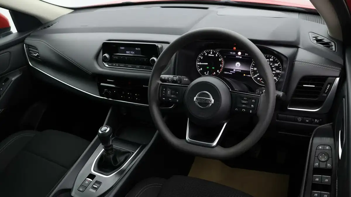 2021-nissan-qashqai-13-dig-t-visia-big-8