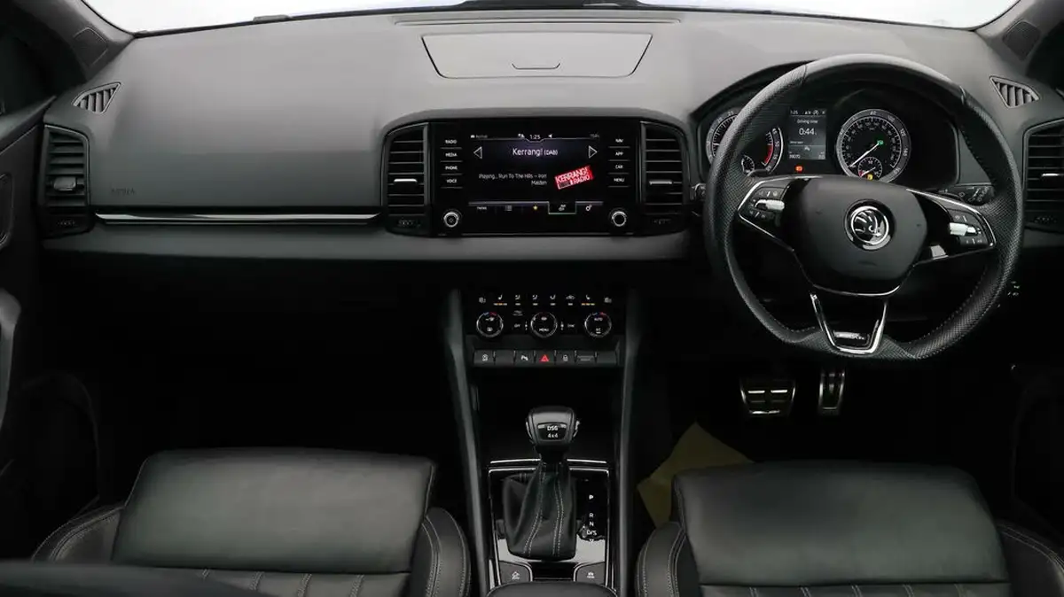 2021-skoda-karoq-20tdi-sportline-150ps-4x4-dsg-big-12