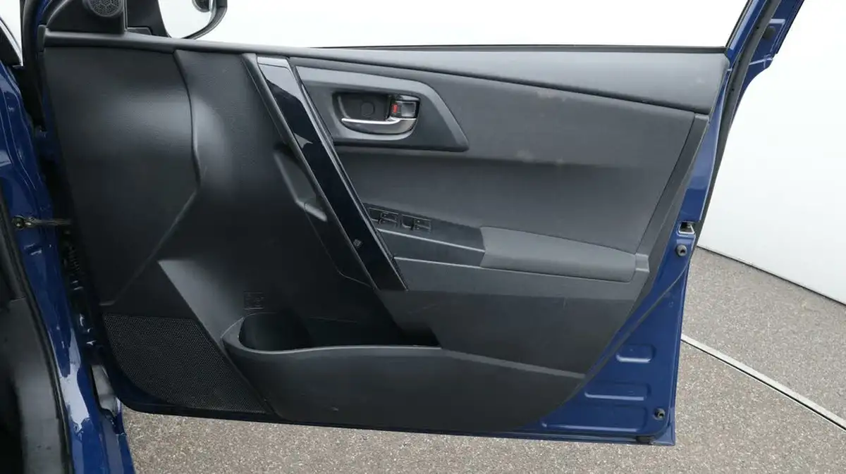 2017-toyota-auris-18-vvt-i-hsd-business-edition-tss-hatchback-big-15