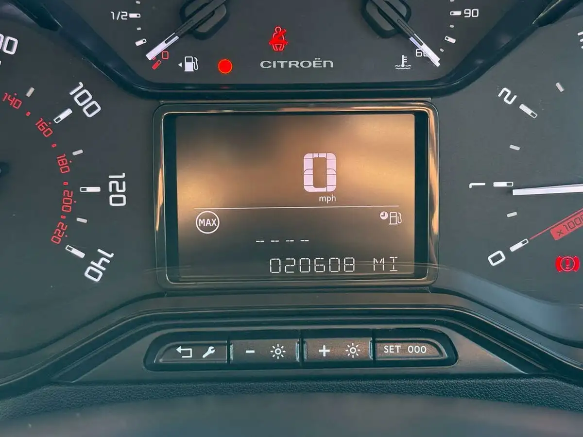 2023-citroen-c3-12-puretech-c-series-edition-83ps-ss-big-20