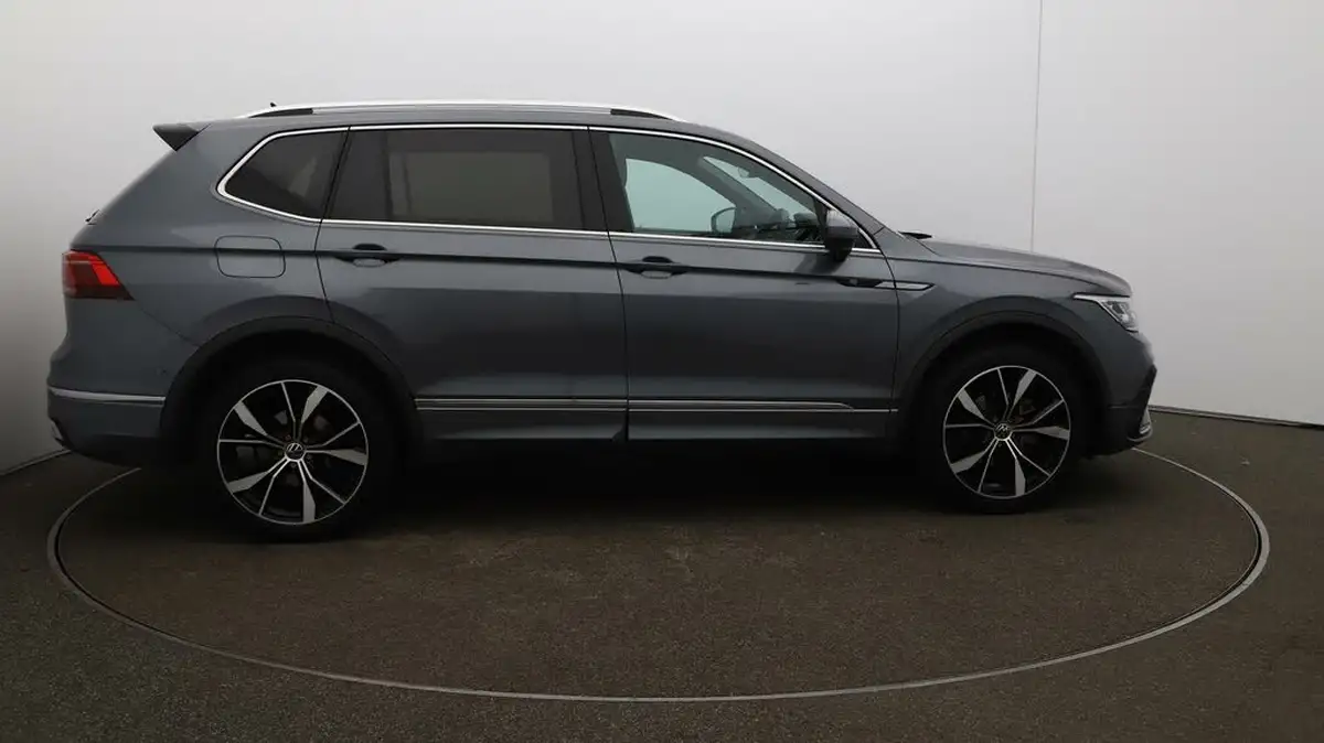 2024-volkswagen-tiguan-allspace-15-tsi-r-line-big-8