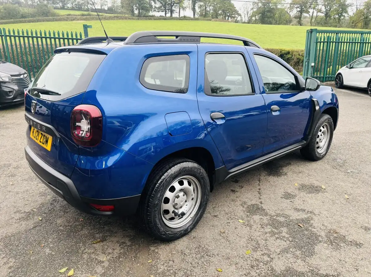 2021-dacia-duster-10-tce-essential-100bhp-bi-fuel-station-wagon-5d-big-11
