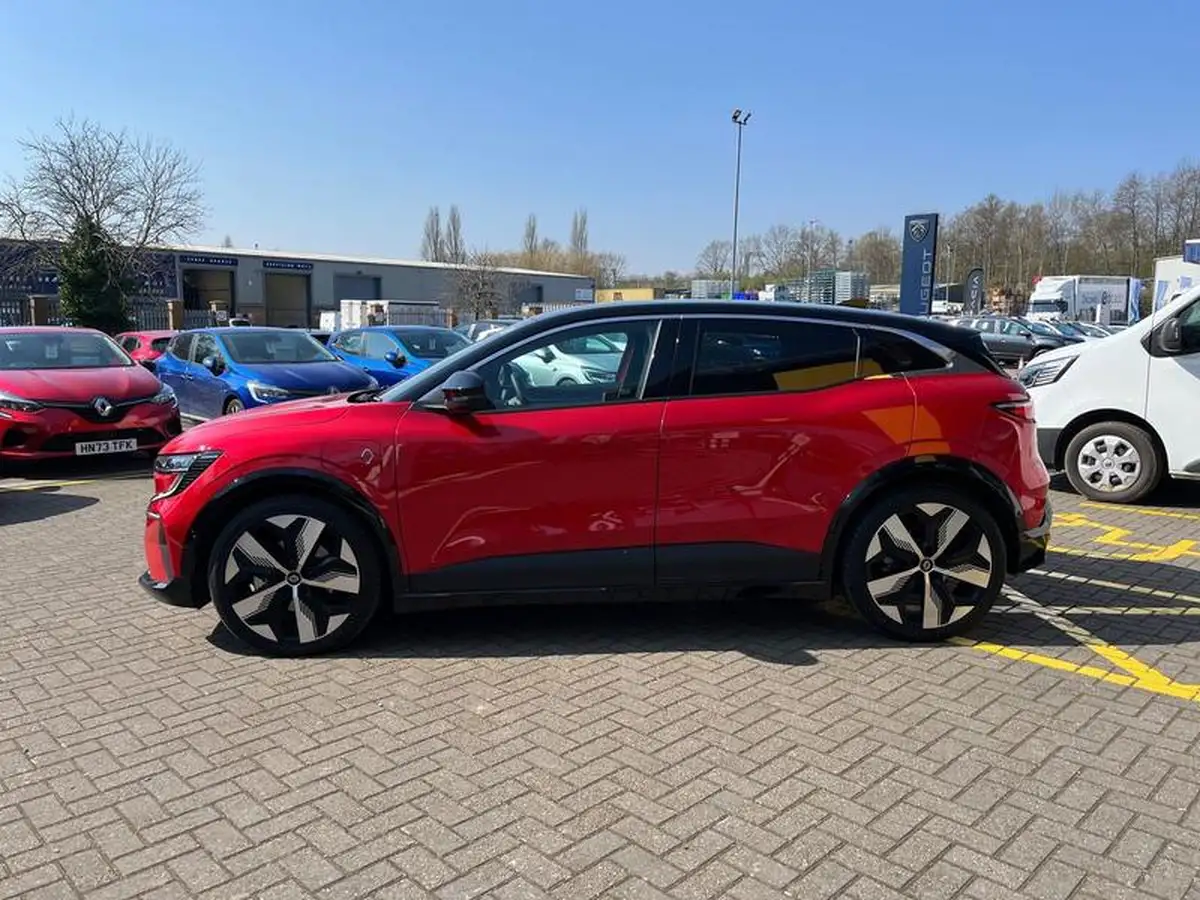 2024-renault-megane-e-tech-e-techno-e-tech-comfort-range-big-5