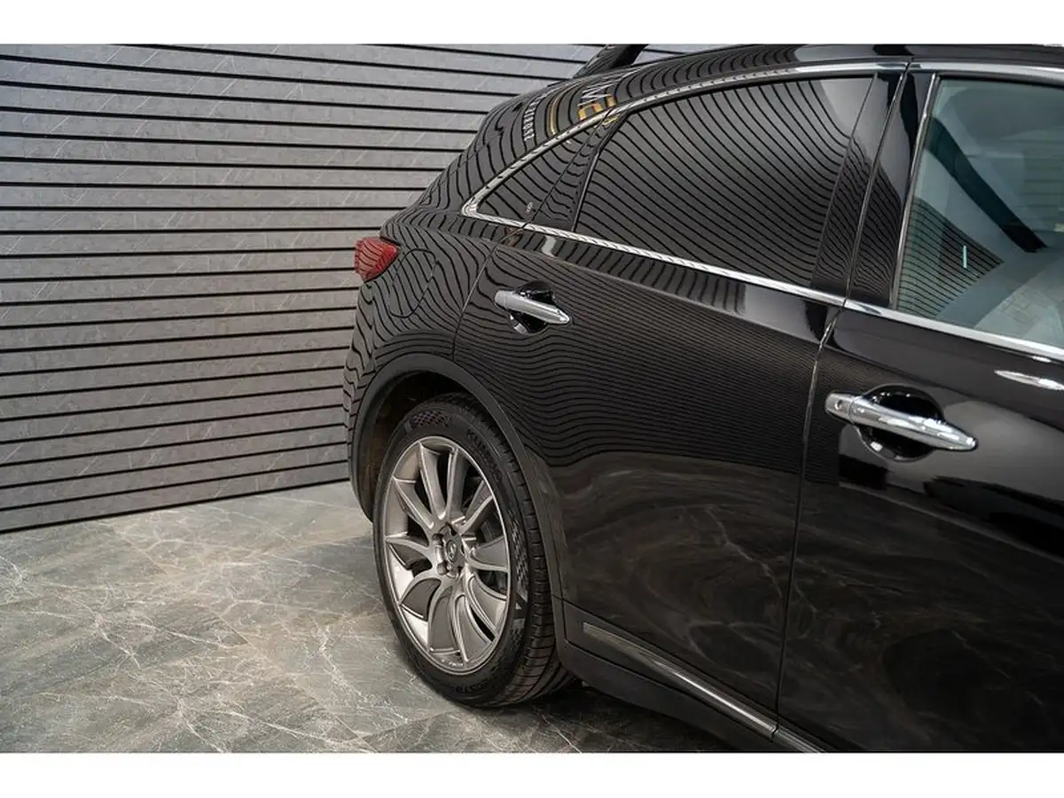 2016-infiniti-qx70-30td-ultimate-big-8