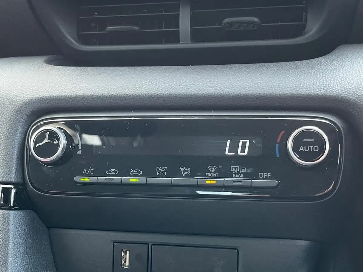 2021-toyota-yaris-15-vvt-i-icon-114bhp-hybrid-1490cc-e-cvt-big-20