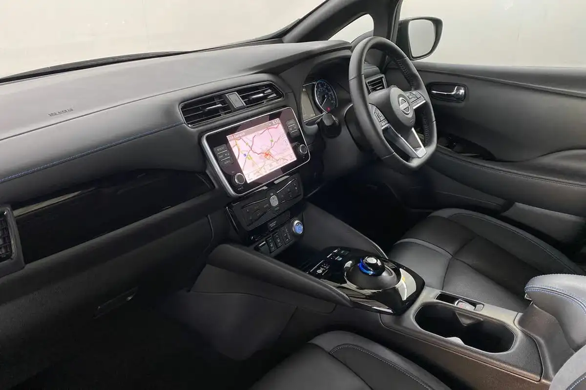 2024-nissan-leaf-e-tekna-39kwh-big-13