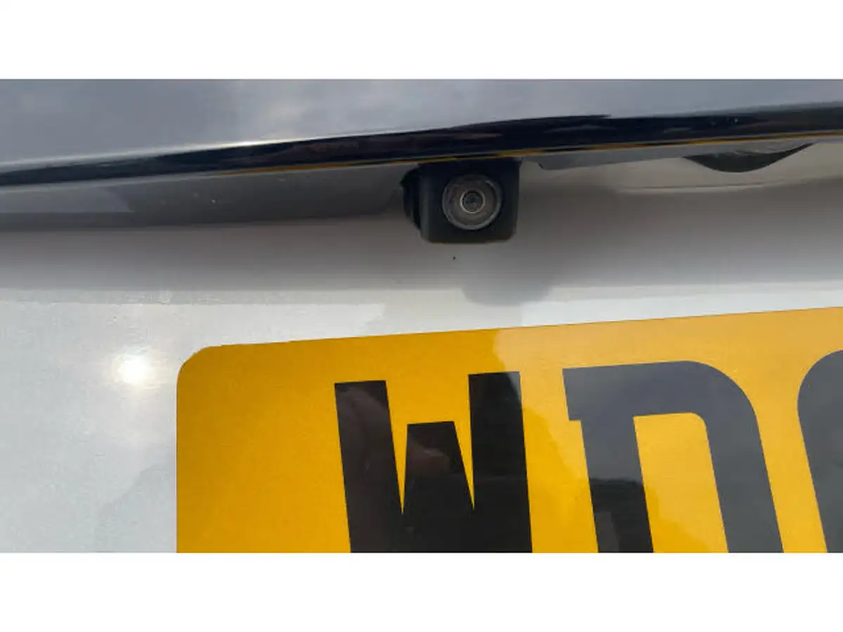 2016-honda-jazz-13-i-vtec-ex-navi-cvt-big-21