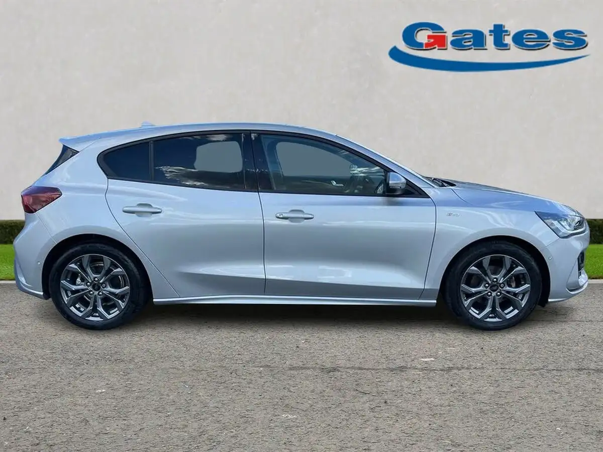 2023-ford-focus-10t-st-line-125ps-hatchback-big-7