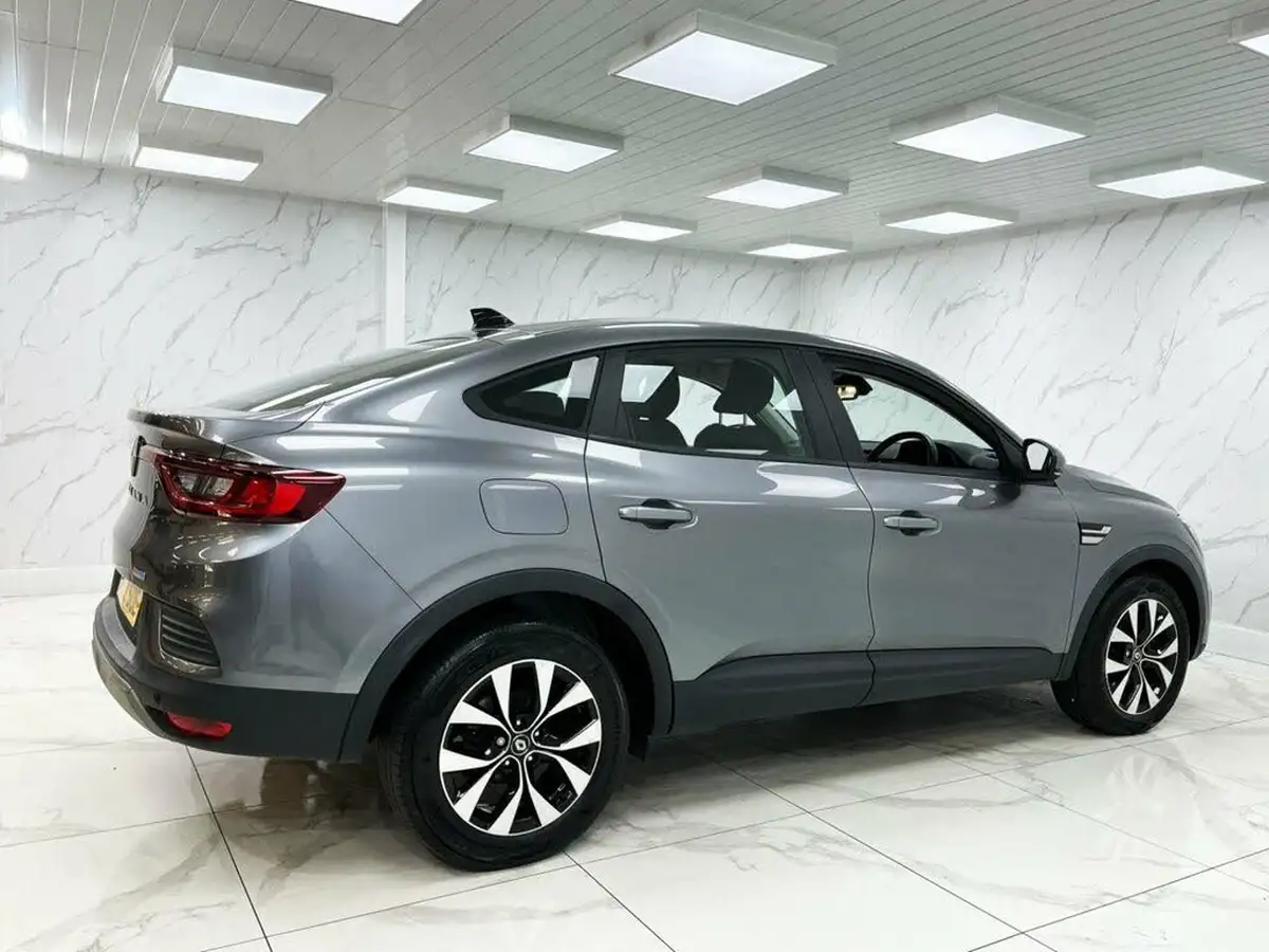 2022-renault-arkana-16-iconic-big-13