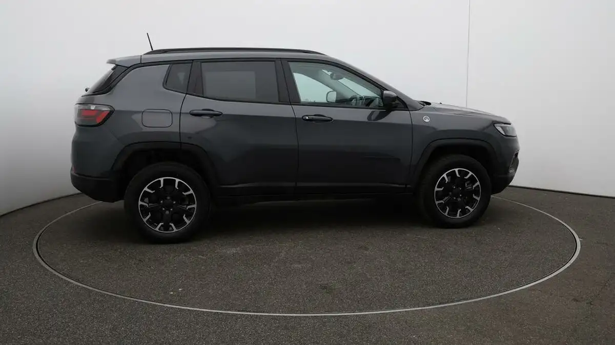 2023-jeep-compass-13-gse-trailhawk-big-8
