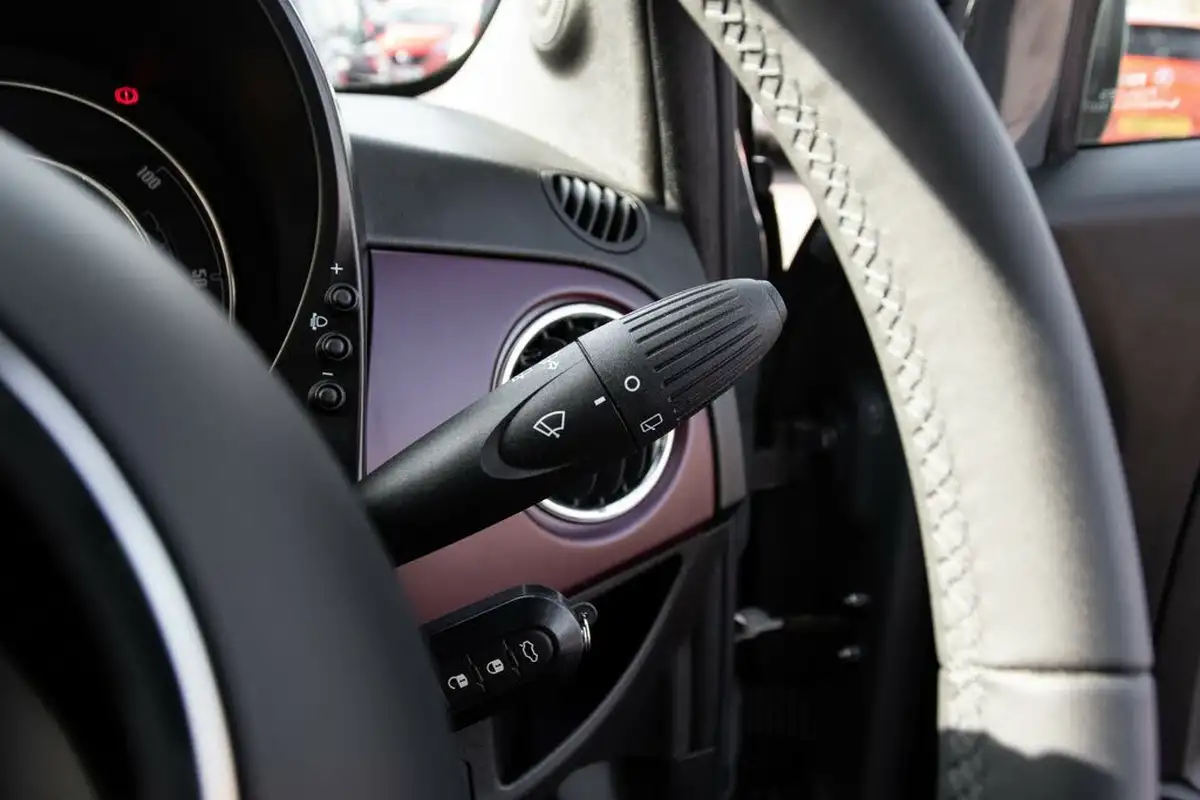2020-fiat-500-10-star-big-17