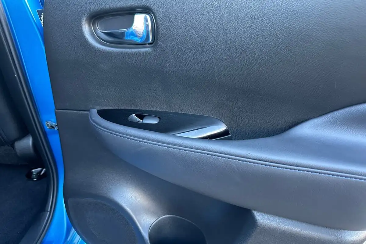 2021-nissan-leaf-e-tekna-big-22