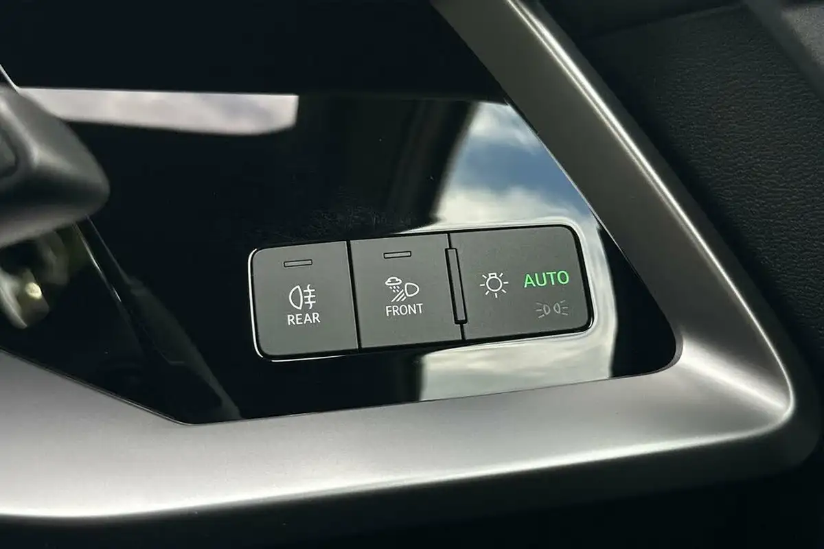 2024-audi-a3-14-40-tfsi-e-s-line-big-48