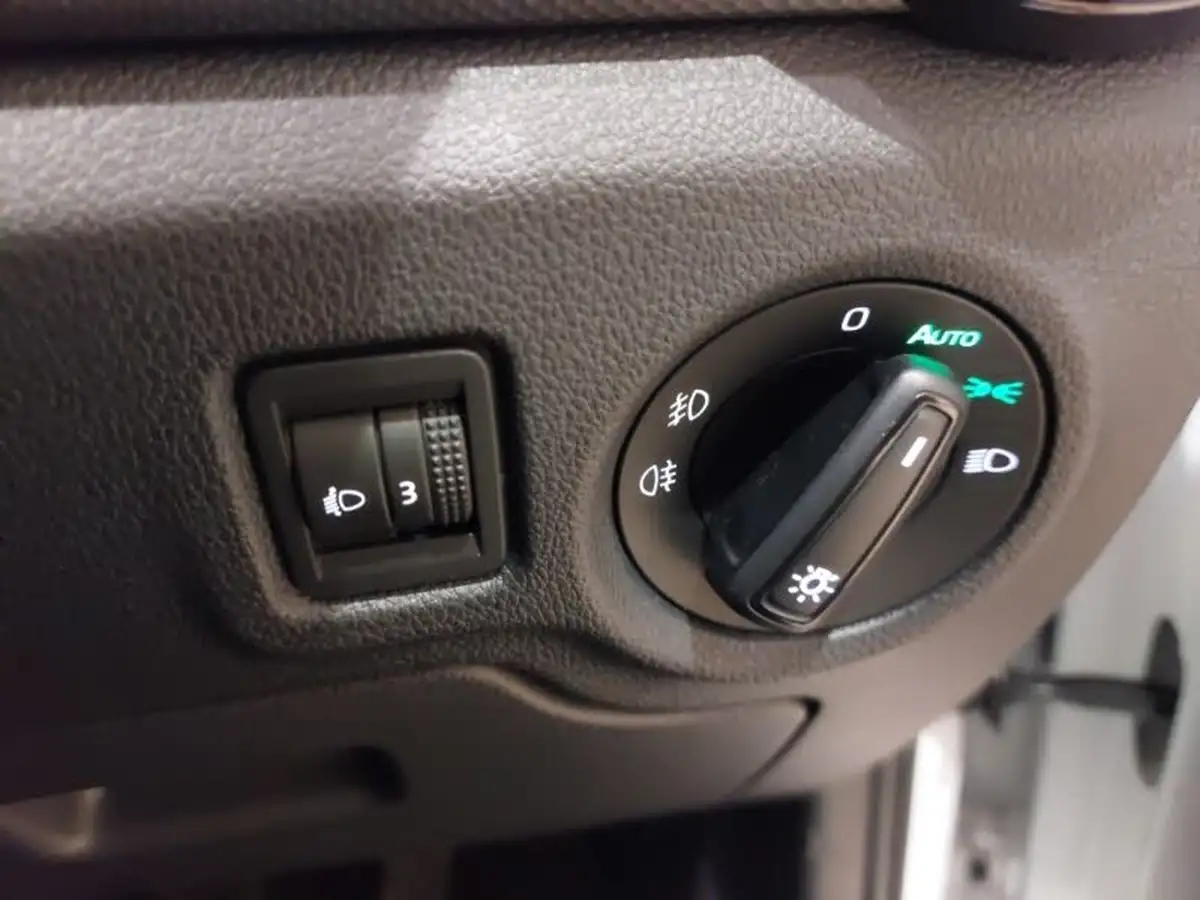2024-skoda-fabia-10-tsi-colour-edition-116ps-big-18